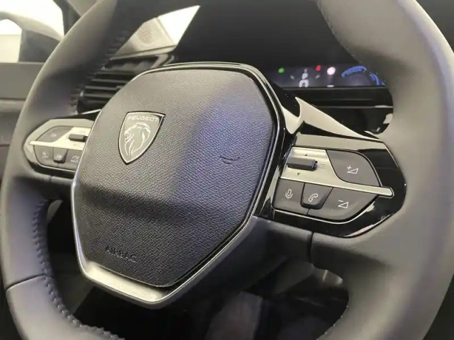 Peugeot 308 hybrid 145 e-dcs6 — photo 31