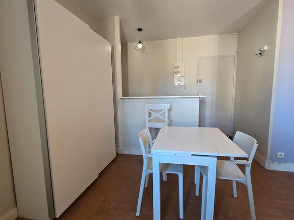 Grand Studio Lumineux centre ville - Eau incluse