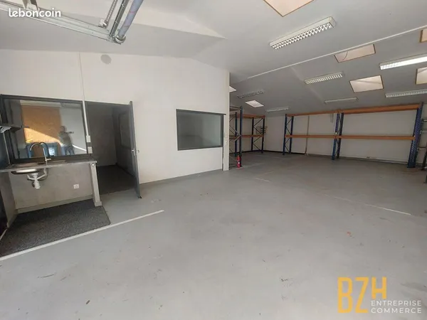 Local 140 m² LORIENT