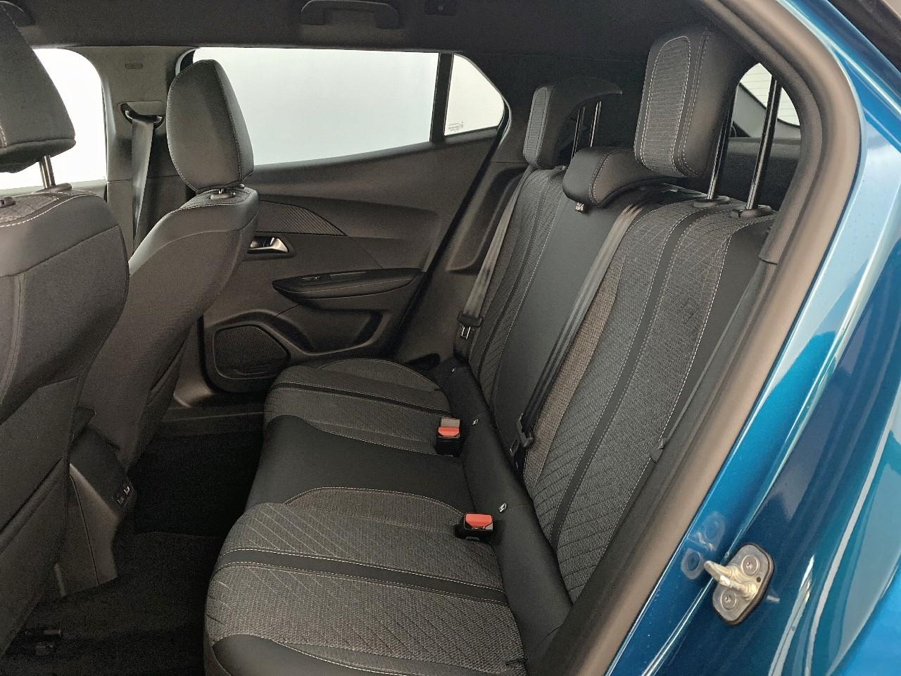 Peugeot 2008 hybrid 145 ch e-dcs6 allure — photo 10