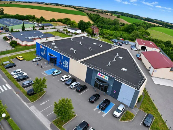 Local d'activité 600 m²