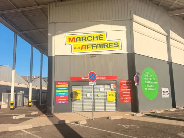 A louer - local commercial / activité / stockage - Saint-Estève (66)