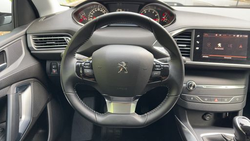 Peugeot 308 1.2 PureTech 130 - Allure – 2020 – 6964 km – Essence – Boîte Manuelle — photo 28
