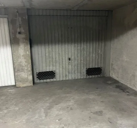 Garage à louer dans résidence ORLEANS proche gare