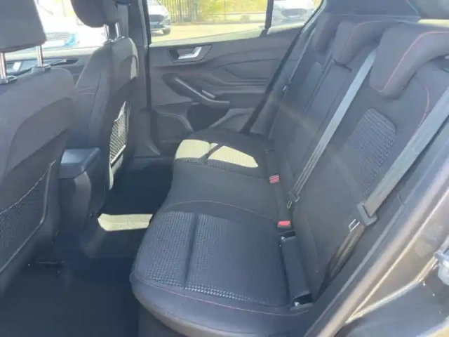 Ford Focus 1.5 ecoblue 115ch st-line x bva8 — photo 12