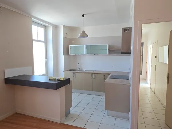 Angers centre 76m2, rue RENOU 2 Chambres