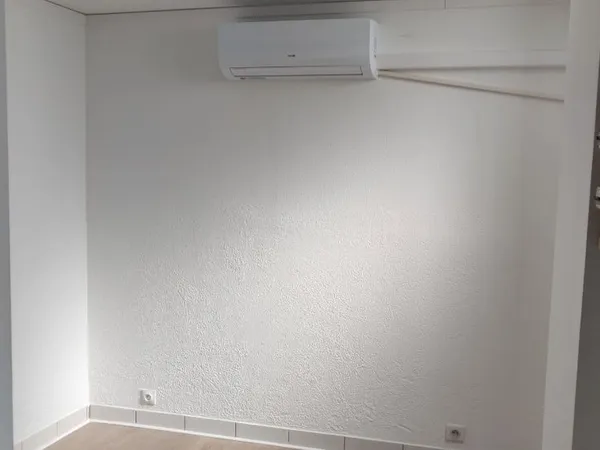 Loue appartement refait a neuf proche c.ville, climatisation