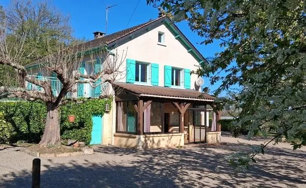 Maison de 160m2, à Sarlat, secteur La Canéda, terrain de 2251m2