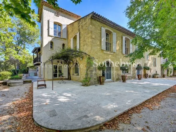 Bastide typiquement provençale