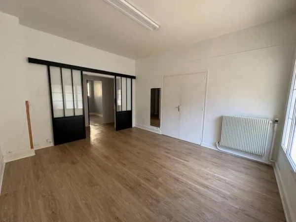 Local professionnel 4 pièces 60 m²