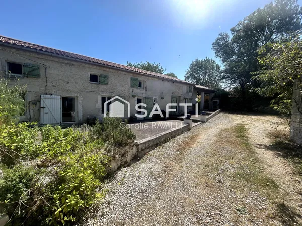 Maison en pierre rénovée Fouquebrune