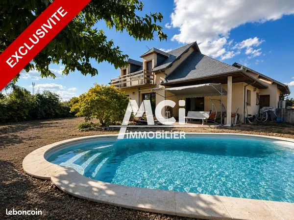 EXCLUSIVITE MCI IMMOBILIER Villa avec piscine, garage double, 15 mn de Bozouls