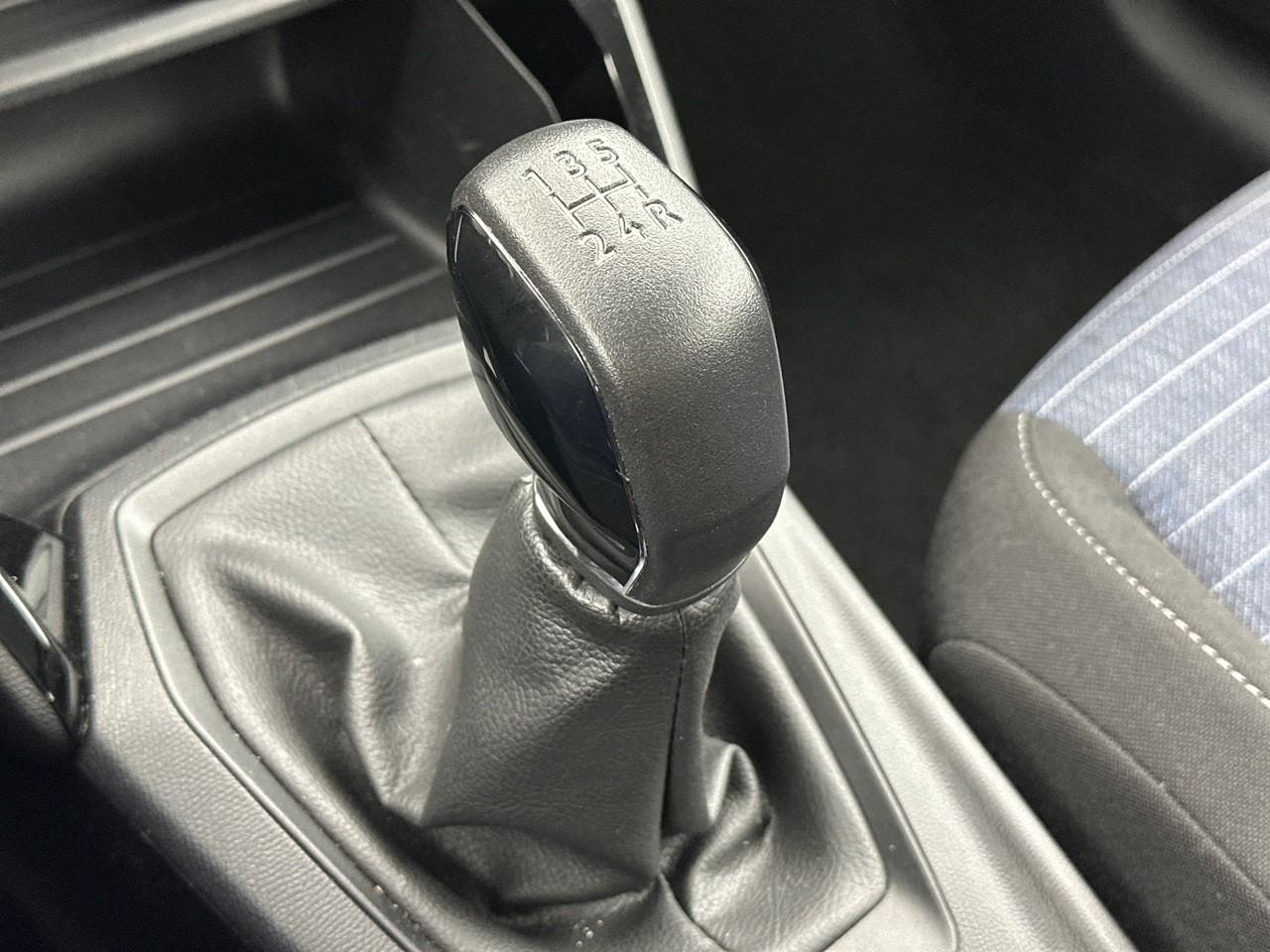Peugeot 208 puretech 75 s&s bvm5 like — photo 24