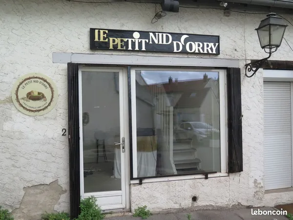 Local commercial avec vitrine - Centre ville d'Orry-la-Ville