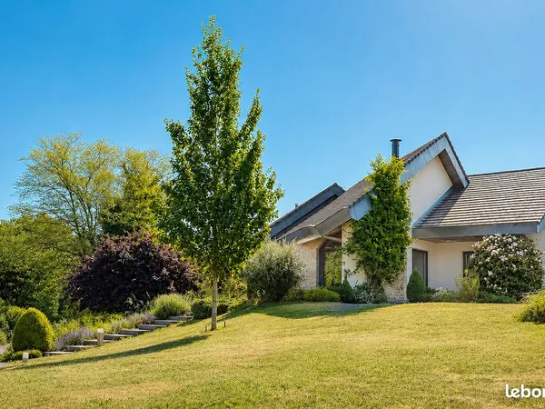 Maison 8 pièces 440 m²