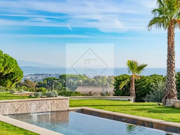 Villa contemporaine d'exception à Super Cannes – Vue mer panoramique, domaine privé et sécurisé