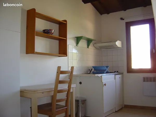 STUDIO meublé à JACOU
