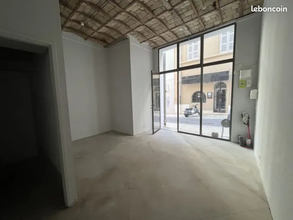 Local commercial 24 m² Marseille