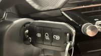 Peugeot 2008 1.2 Hybrid 145ch Style e-DCS6 — photo 16
