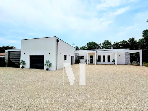 Maison 6 pièces 230 m²