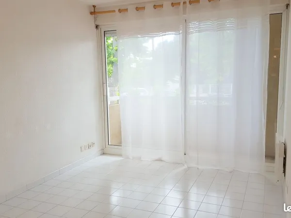 Studio 1 pièce 18 m²