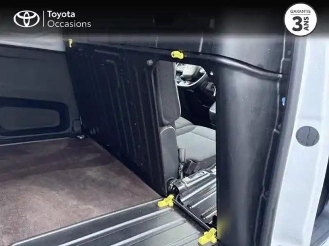 Toyota Proace city medium 100 d-4d dynamic mc23 — photo 12