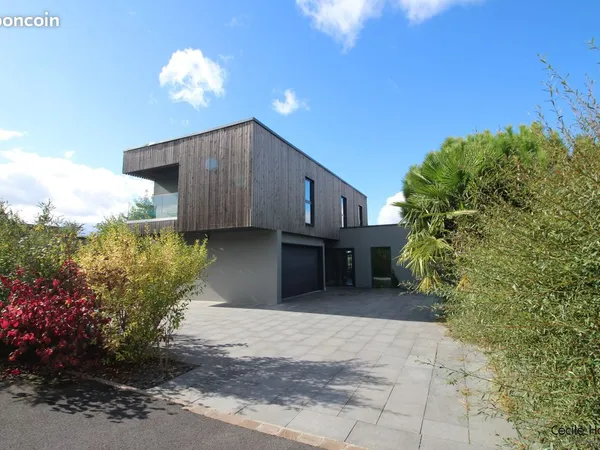 Maison 6 pièces 206 m²