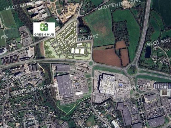 A vendre ou à louer bureaux de 4000m² à Guipavas