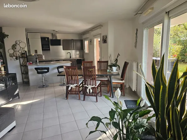 Appartement T4 d'exception de 84 m² en rez-de-jardin avec jacuzzi - Bonneville -