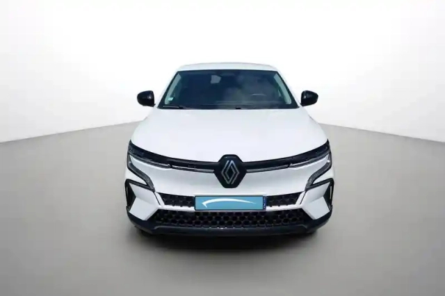 Renault Megane e-tech ev40 130ch standard charge — photo 2
