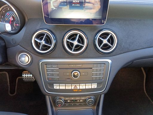 Mercedes Classe A 2.0 250 211 7G-DCT - Whiteart Edition – 2017 – 91000 km – Essence – Boîte Automatique — photo 12
