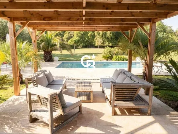 Maison 4 pièces 164 m²