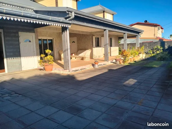 Vends f6 maison spacieuse sur saint André reunion