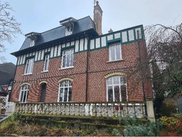 Maison 10 pièces 360 m²