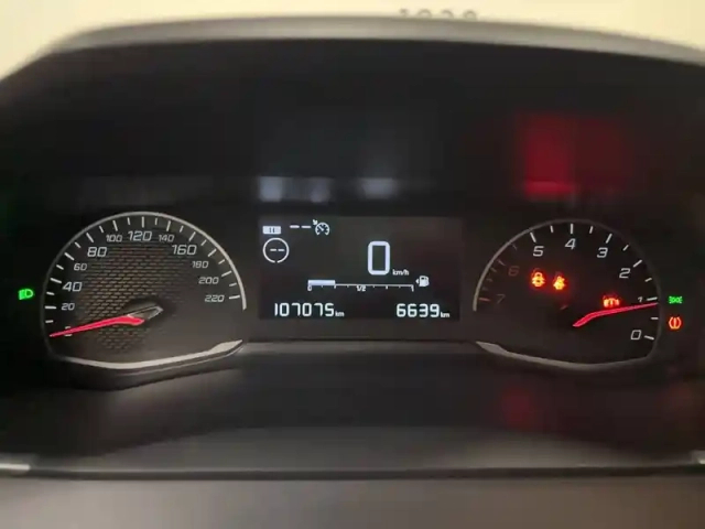 Peugeot 2008 puretech 100 s&amp;s bvm6 — photo 12