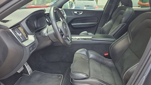 Volvo XC60 2.0 D4 190 Geartronic8 - R-Design – 2018 – 152000 km – Diesel – Boîte Automatique — photo 29