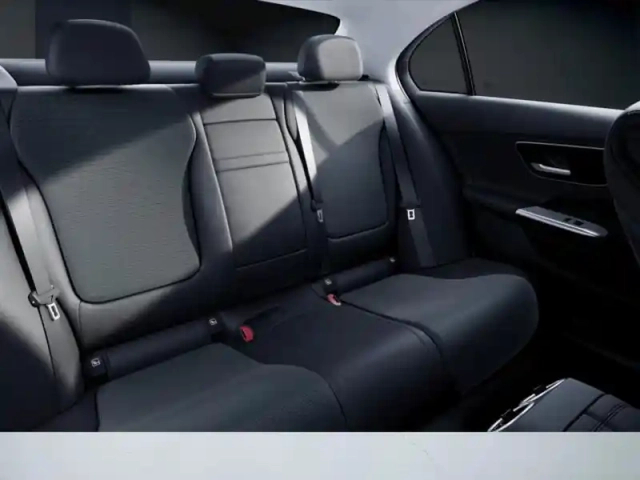Mercedes Classe C c 220 d berline  avantgarde li — photo 9