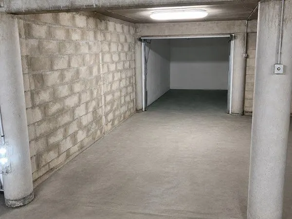 Box fermé + place de parking en enfilade - sous-sol sécurisé - Boissy-Saint-Léger