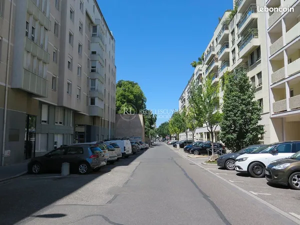 Parking/box 12 m² LYON