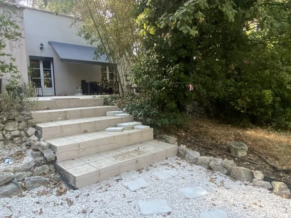 MAISON PROVENÇALE DE CHARME • 5 000 m² DE NATURE • PISCINE • PROCHE AIX