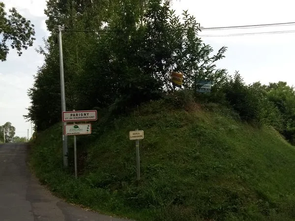 Terrain Grandparigny 950 m²