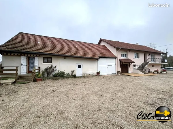 Propriété 6 pièces 254 m²