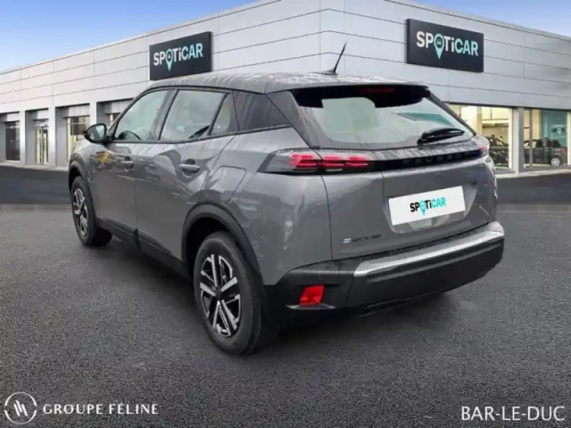 Peugeot 2008 e- 136ch active — photo 7