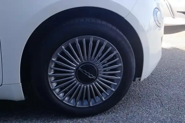 Fiat 500 e 95 ch — photo 15