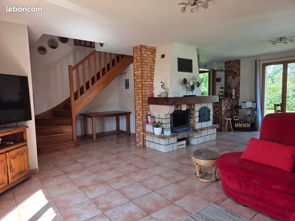 Maison avec studio, piscine et jardin