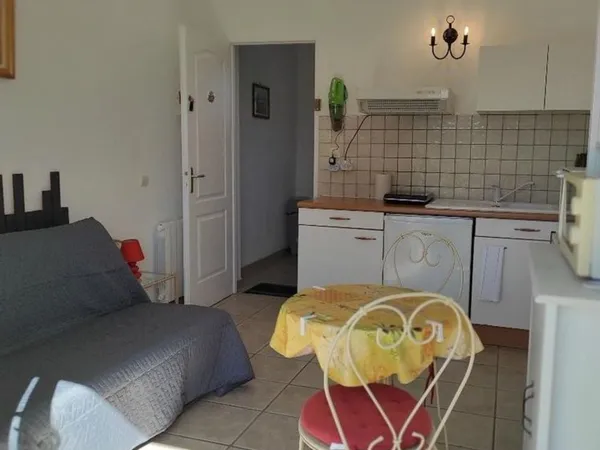 Studio meublé et équipé