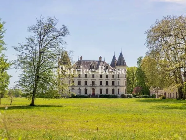 Château 19 pièces 750 m²