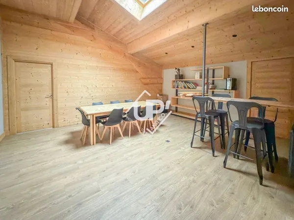 Entrepôt 992 m² Arâches-la-Frasse