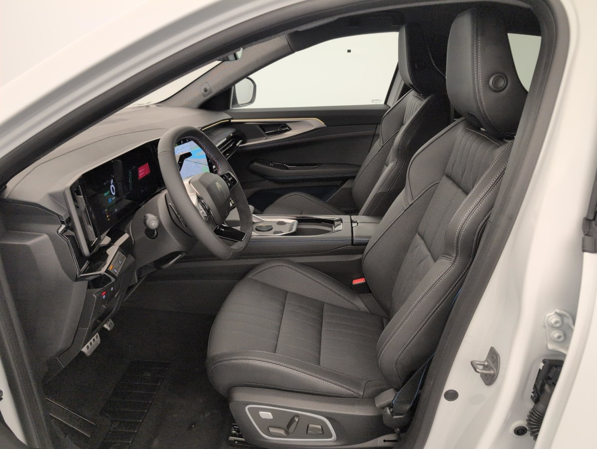 Renault Rafale — photo 15