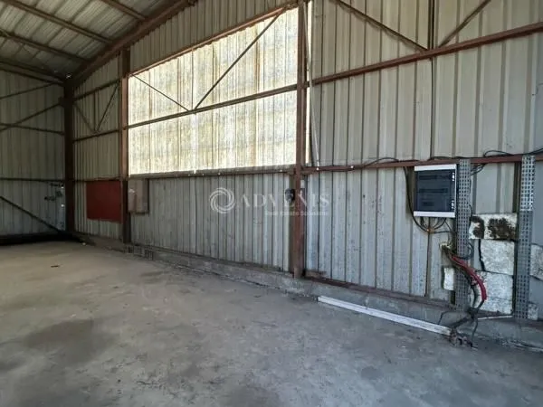Local logistique 50 m²